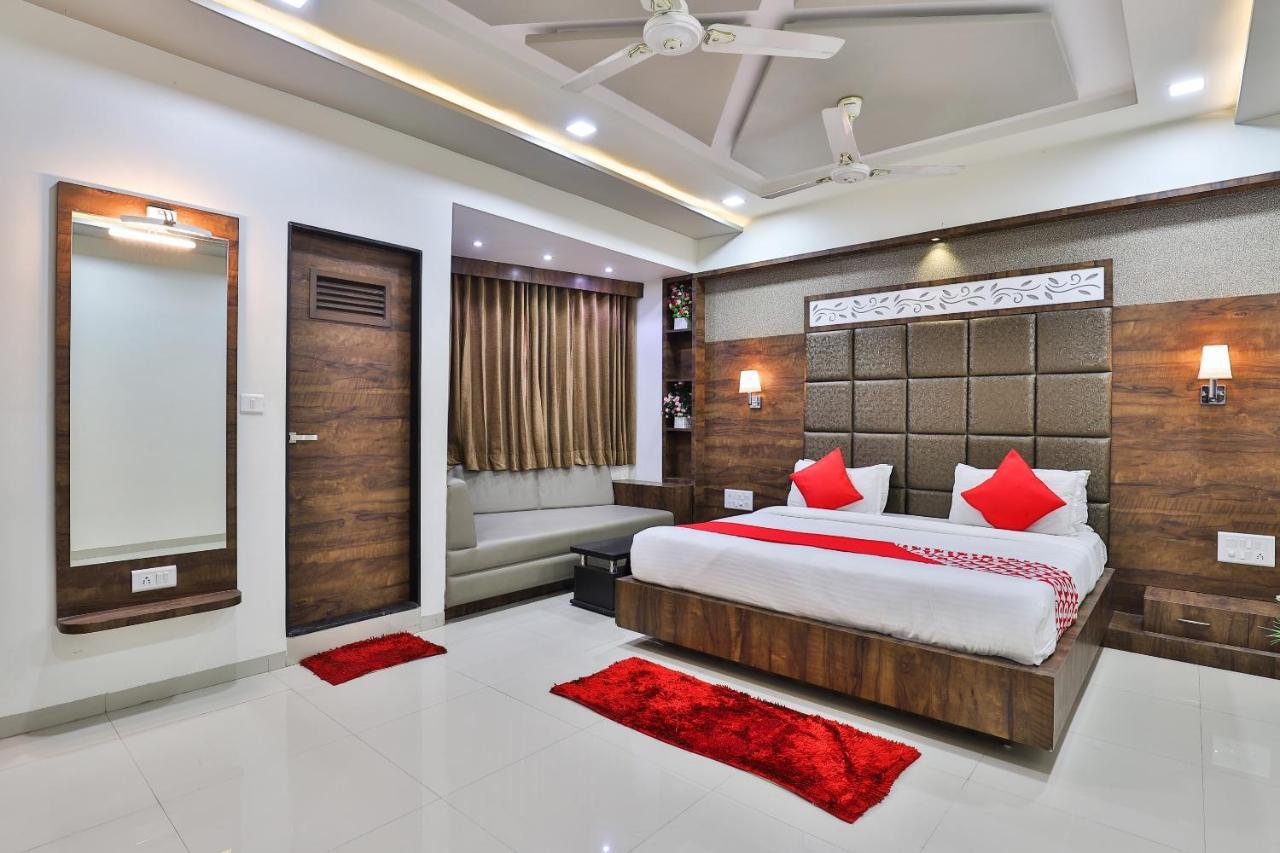 Collection O 7557 Hotel Shiv Kunj Exotica Naroda Εξωτερικό φωτογραφία