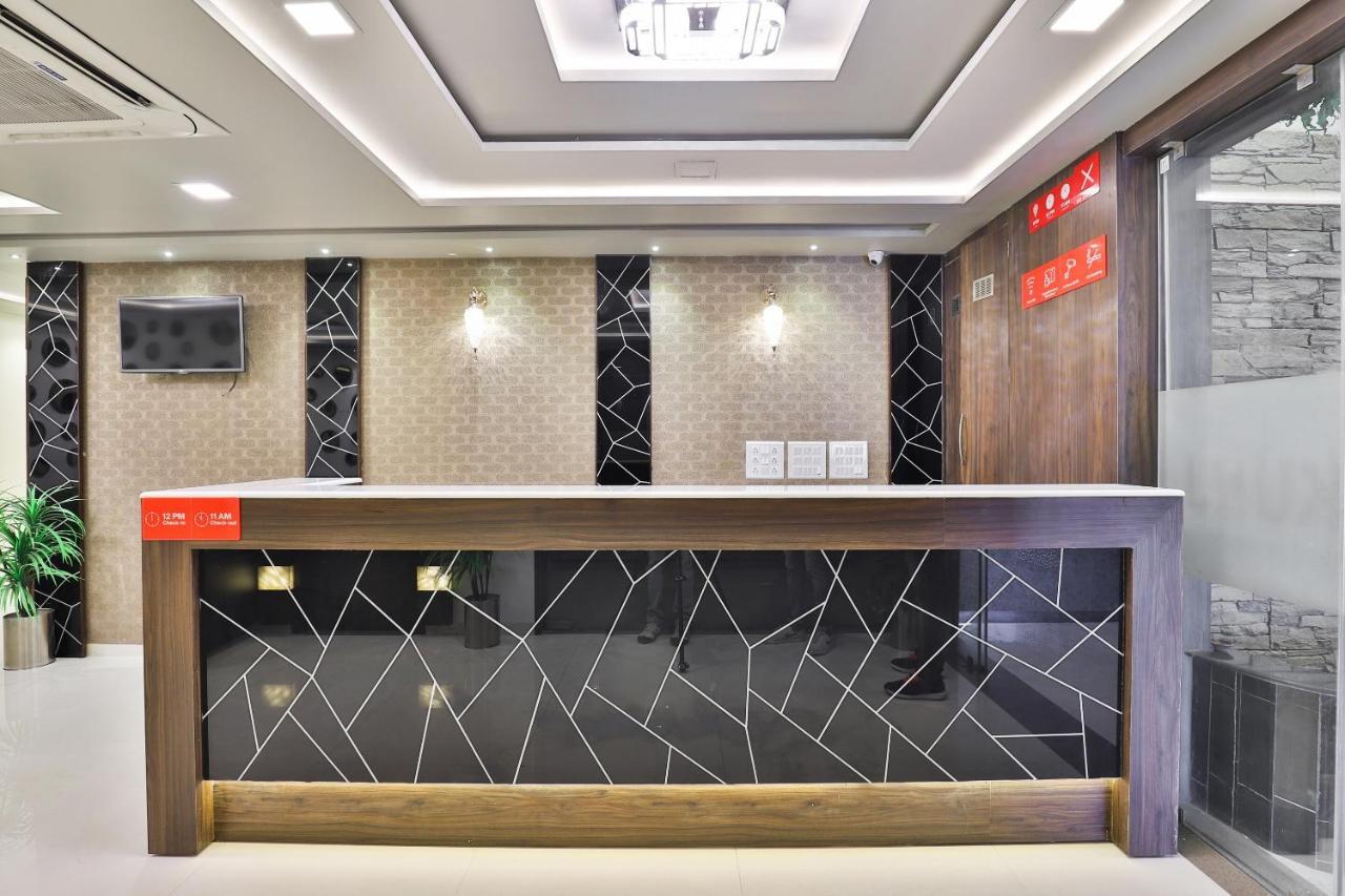 Collection O 7557 Hotel Shiv Kunj Exotica Naroda Εξωτερικό φωτογραφία