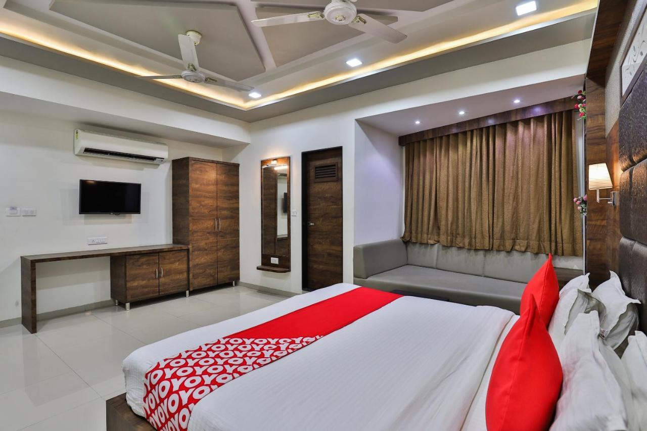 Collection O 7557 Hotel Shiv Kunj Exotica Naroda Εξωτερικό φωτογραφία