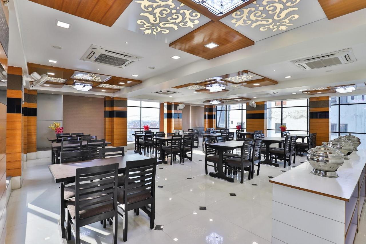 Collection O 7557 Hotel Shiv Kunj Exotica Naroda Εξωτερικό φωτογραφία