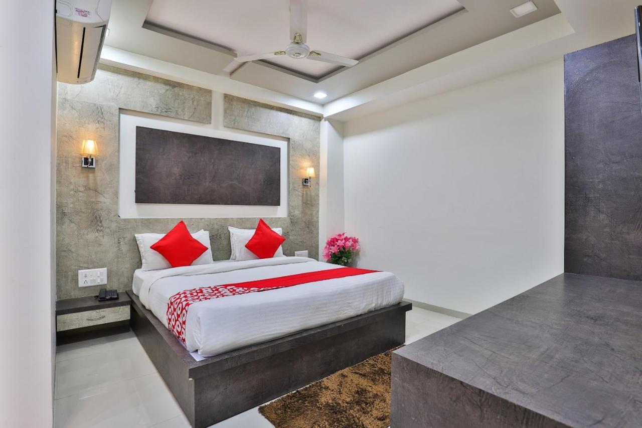 Collection O 7557 Hotel Shiv Kunj Exotica Naroda Εξωτερικό φωτογραφία